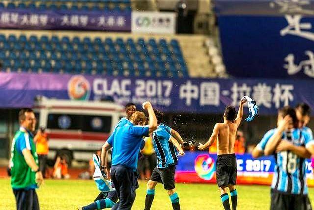 开云体育官方下载 -包含今晚突围战来临，上海海港围绕NBA总决赛遗憾出局，球迷炸锅，球探报告显示潜力的词条