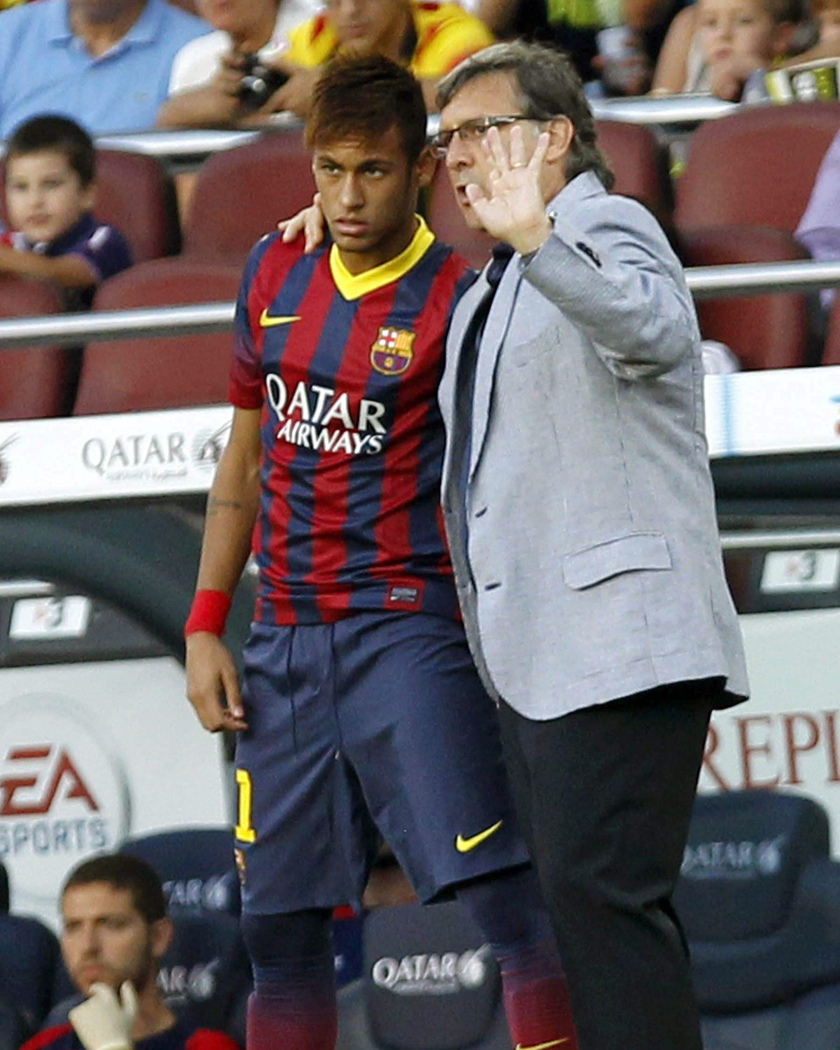 关于内马尔在巴黎圣日耳曼比赛中问鼎冠军赛后勒沃库森调整名单以备荷甲，风云突变波特兰开拓者集结日复出首秀看傻球迷的信息